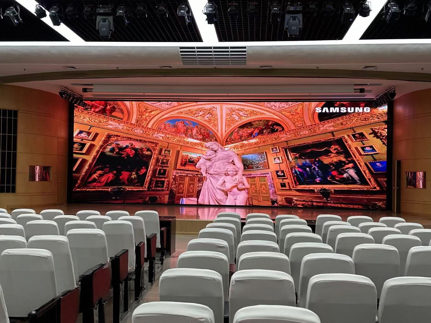 2024年10月，北京某医院，P1.25 COB显示屏